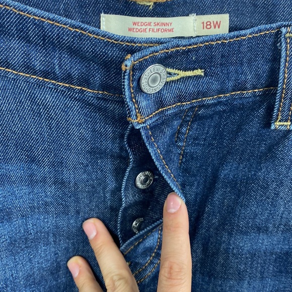 Levi's Wedgie Icon Fit Salsa Dark Stone Skinny - Size 18W - Picture 8 of 16